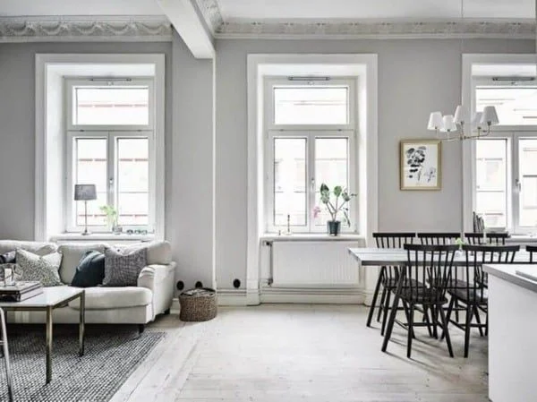 Chồng mệnh kim vợ mệnh hỏa sơn nhà màu trắng và xám